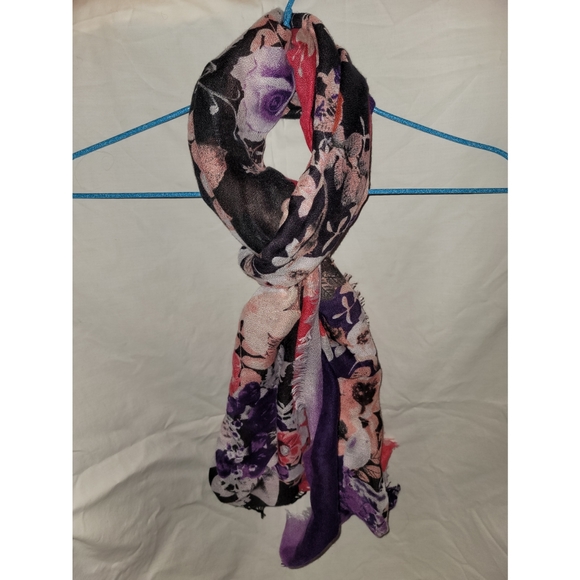 Scarf - Picture 5 of 5